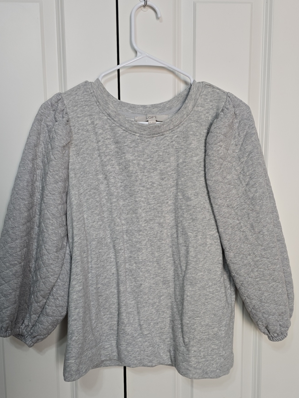 LOFT Light Gray Quilted Puff-Sleeve Sweater